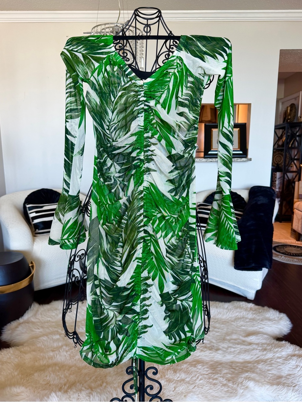 Fashion Nova Green Tropical Leaf Long-Sleeve dress